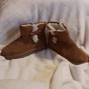 Koolaburra Chestnut Suede Ankle Boots